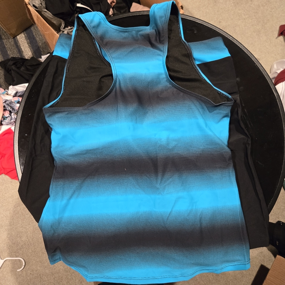 New Tankini With Shorts - Picture 2 of 3
